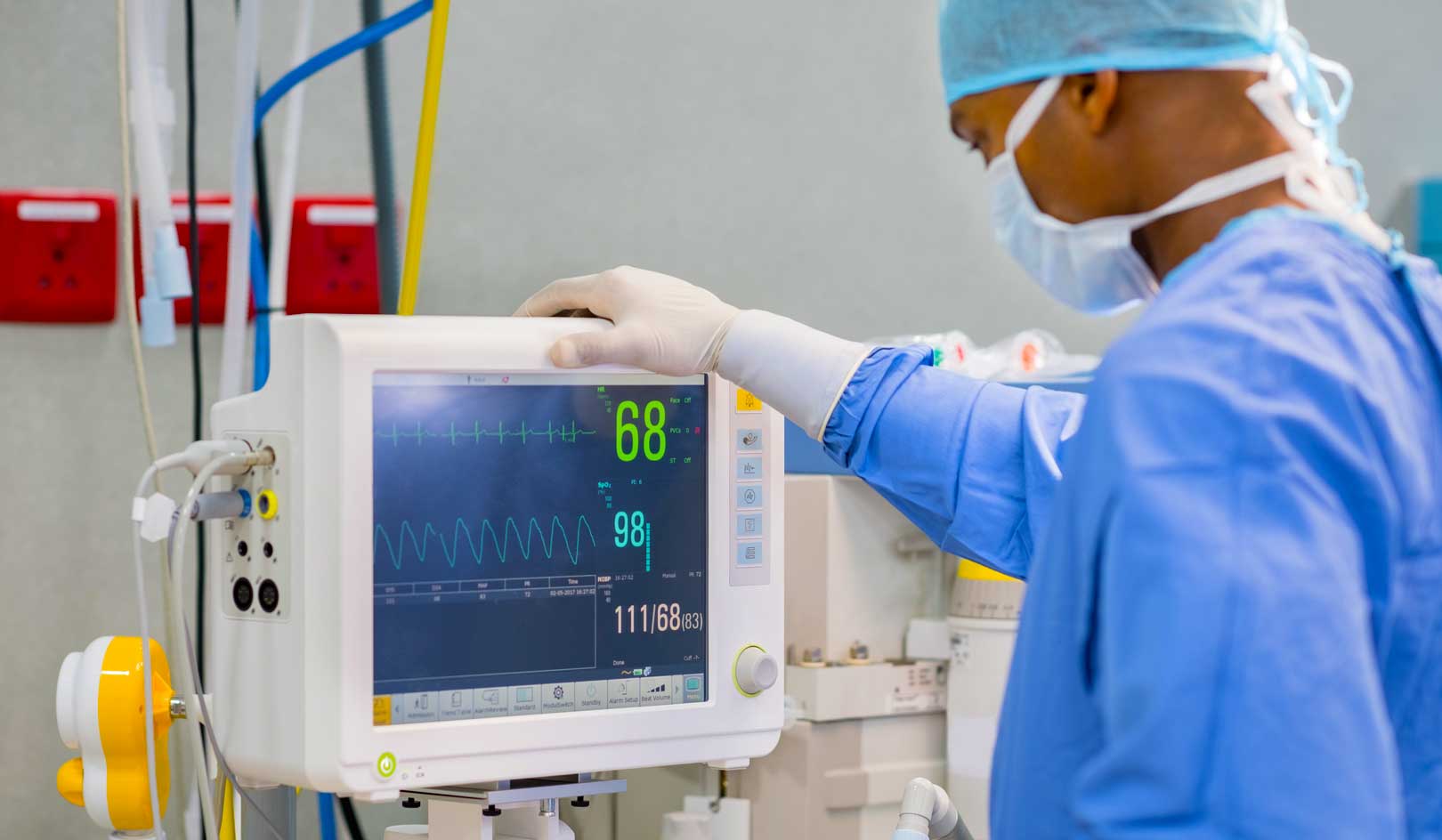 Heart monitor checking cardiovascular health