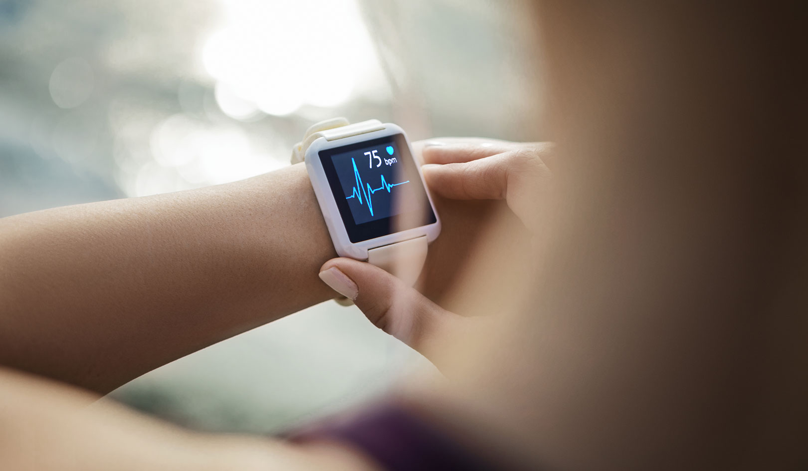 Wrist worn heart monitor